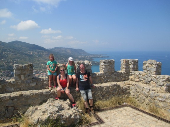 De ruïnes boven Cefalù